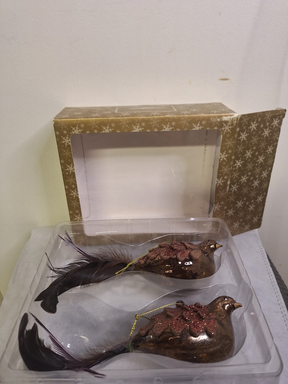 NWT Glass Glitter Feather Bird Ornaments - Set of 2 W/Box - Picture 3 of 5